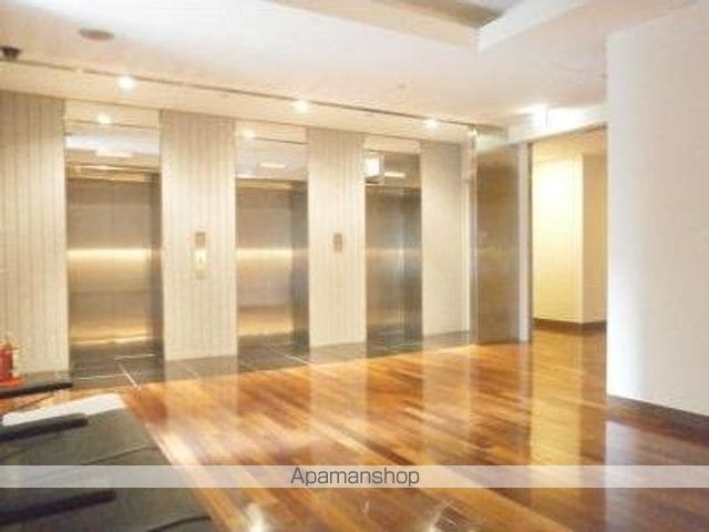 シティタワー新宿新都心の外観写真