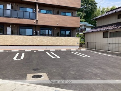 サンクレール[1K/27.02m2]の駐車場