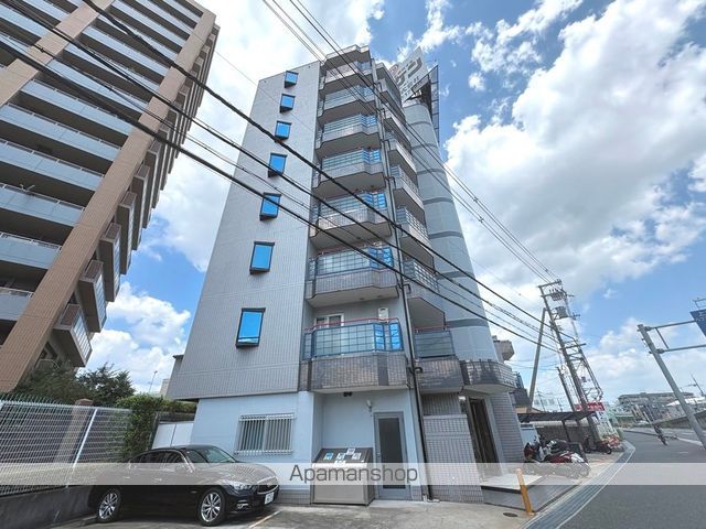 ロータリーマンション出口の外観写真