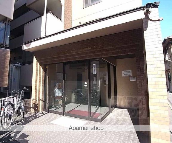ライオンズマンション東山弐番館の外観写真
