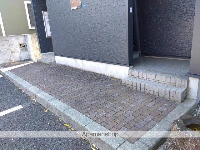 レオパレス薬師の玄関写真