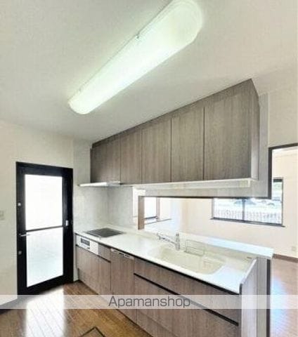 上之町一戸建の内装写真
