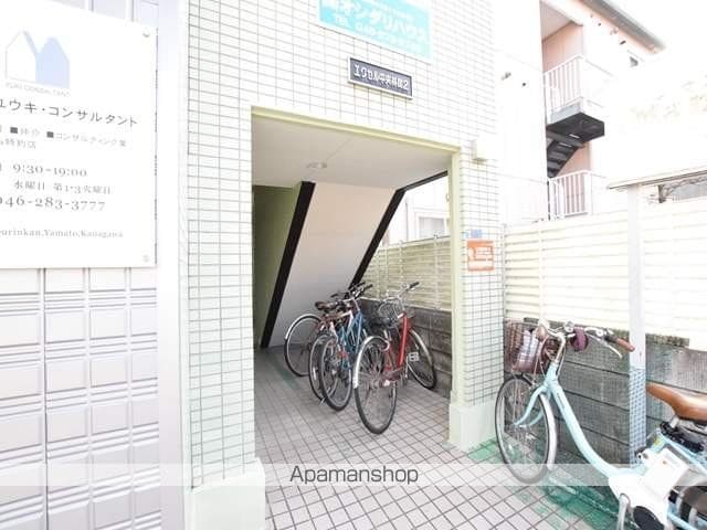 エクセル中央林間IIの玄関写真