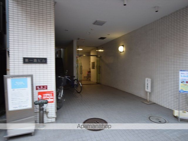 第一島ビルの玄関写真