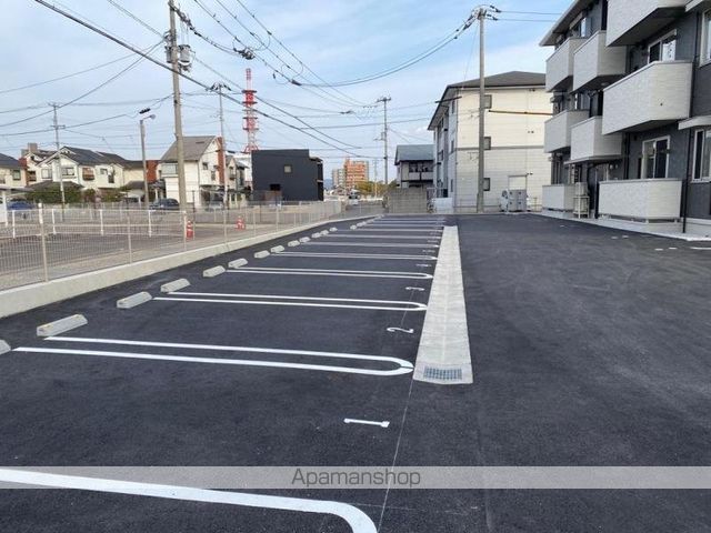 ユニヴェール　Ａ棟[1LDK/37.79m2]の駐車場