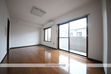 トライアーバンめじろ台[3LDK/64m2]のリビング・居間