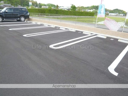 ジョイ　アルミュール　Ｃ[2LDK/55.23m2]の駐車場