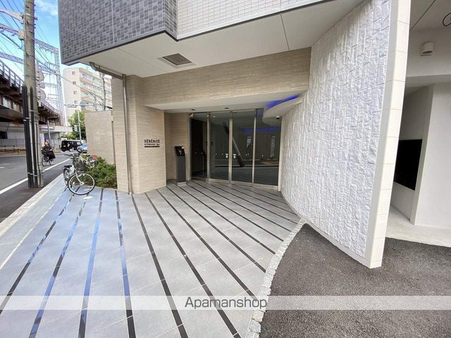 セレニテ京橋クレアの玄関写真