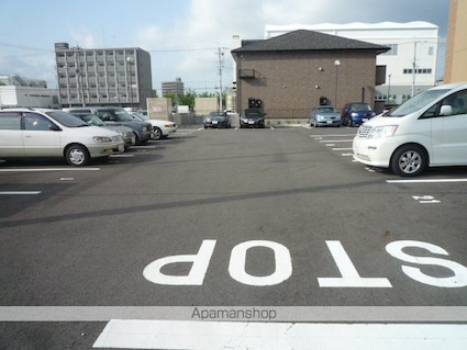 滋賀県草津市南草津２丁目[1K/28.05m2]の駐車場1