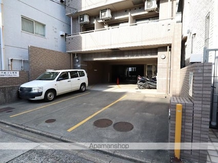 グレイス今池[1K/24.95m2]の駐車場1