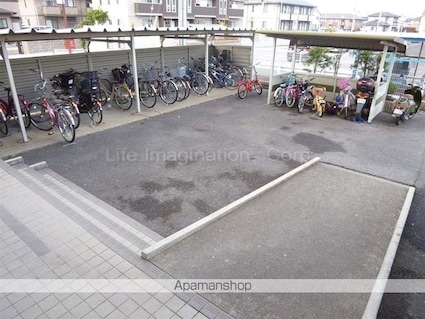 ビバリーマンションⅤ[事務所/66m2]の共用部1