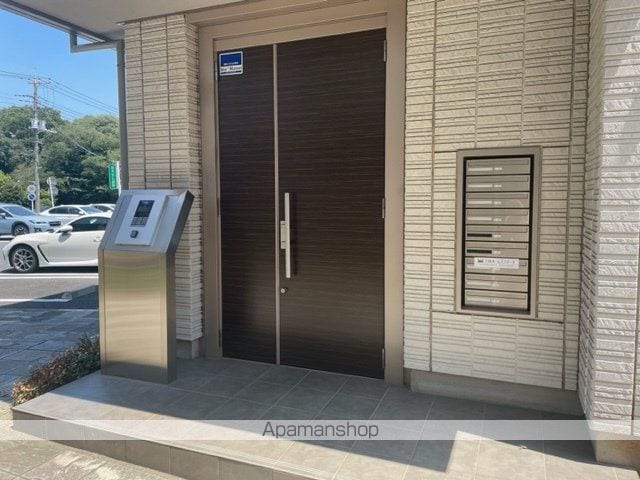 ラディーチェDの玄関写真