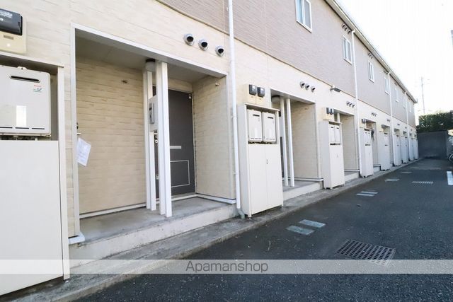 レオパレスプラティーク昭島の玄関写真