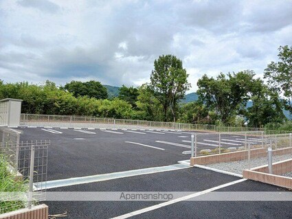 グラシアス　甲斐[1LDK/46.58m2]の駐車場