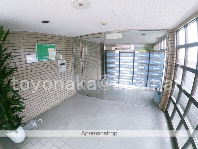 ラフレシア曽根の玄関写真