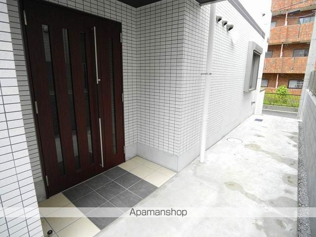 CREW HOUSE HIGASHI MATSUDOの玄関写真