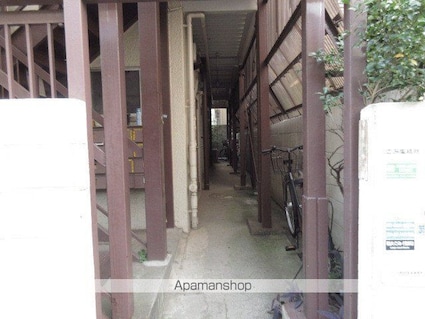 東京都中野区大和町２丁目[1K/16.8m2]のエントランス
