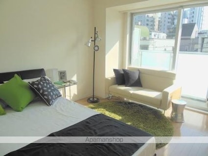 カスタリア中目黒[1K/32.54m2]のリビング・居間1