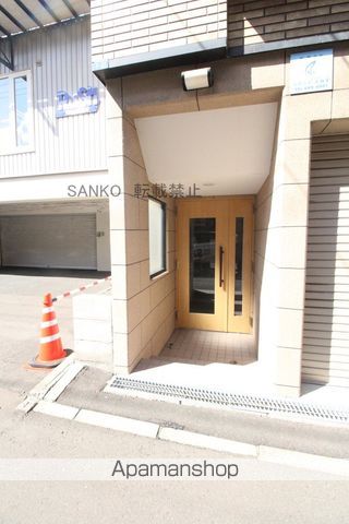 シーズンズ元町の玄関写真