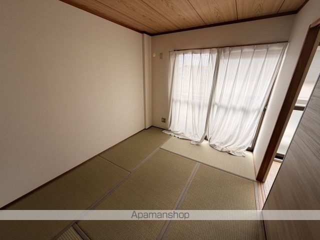 郡津金森マンションの内装写真