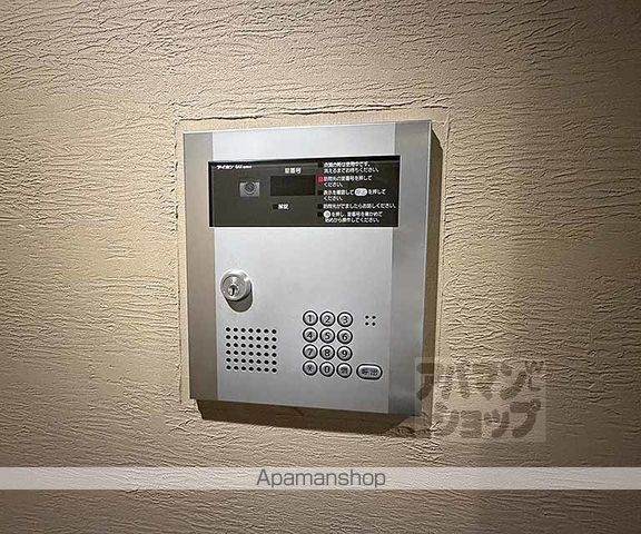 アイカーサ綾小路の玄関写真