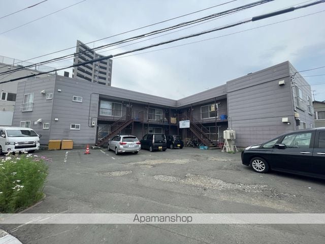 ロイヤルハイツ南14条の外観写真