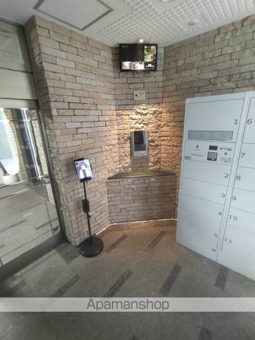 協和大手町BLDの玄関写真