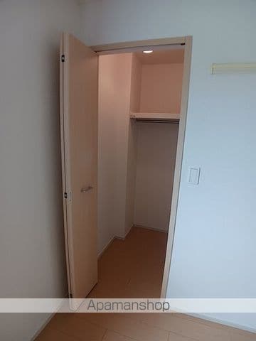 シャンヴィルIII番館の内装写真