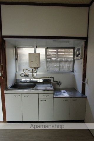 呉市 2階建 築47年の内装写真