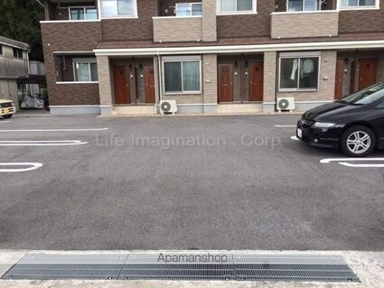 Ｃａｓａ　エスポワール　水口[1LDK/47.08m2]の駐車場2