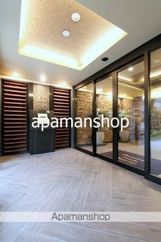 PRESSANCE難波マジョリティの玄関写真