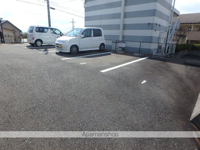 メルベーユＦ[2LDK/54.3m2]の駐車場