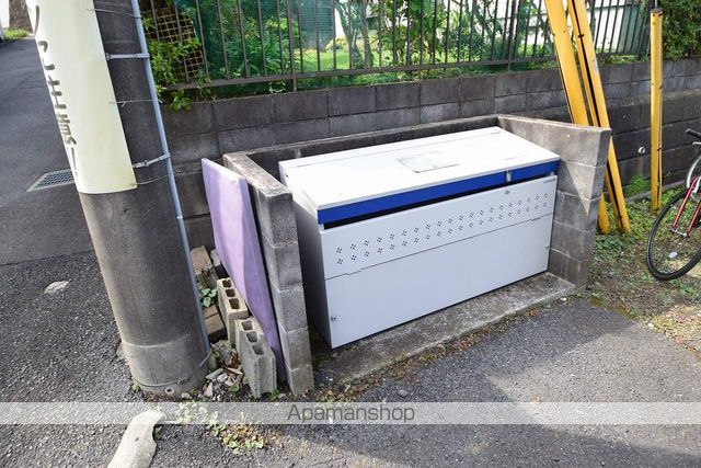 サンライフ湘南の玄関写真