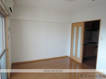 ロイヤルビラ南小坂[1K/29.2m2]のリビング・居間