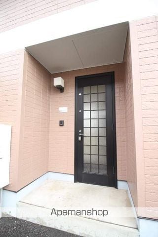 メゾネットAの玄関写真