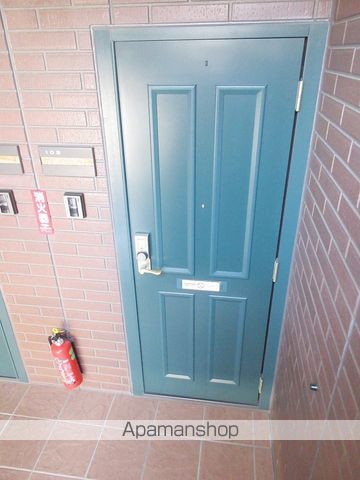 リビングタウン小笠原 Bの玄関写真