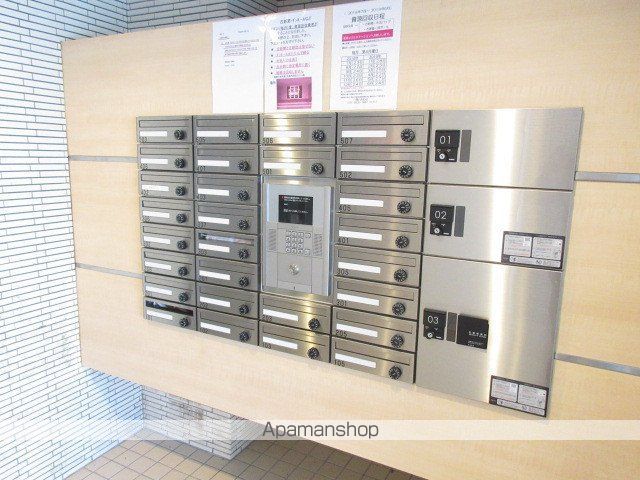 札幌市軌道線 西線６条駅 徒歩2分 5階建 築12年の玄関写真
