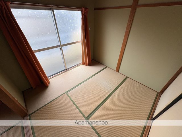 秀栄マンションの内装写真