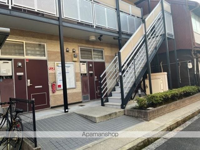 レオパレスカーサ東出の玄関写真