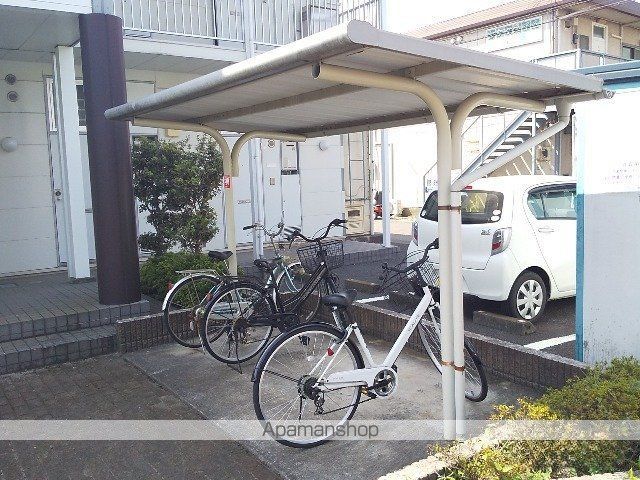レオパレスビューティフルの玄関写真