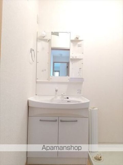 和歌山県和歌山市砂山南１丁目[2LDK/55.44m2]の洗面所
