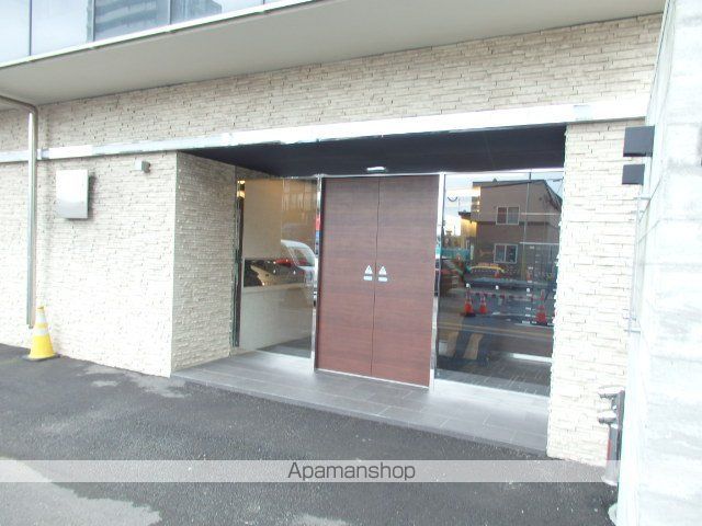 スペチアーレ伏見の玄関写真