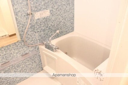 Ｃａｌｉｆｏｒｎｉａ　ＡＰＴ[1R/28.6m2]のバス