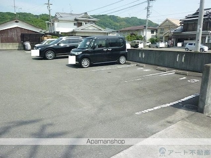 プラシードカーサⅡ[1LDK/41.98m2]の駐車場1