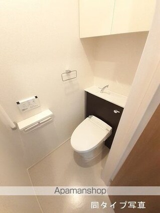 カインドハウスⅢ[1LDK/52.57m2]のトイレ