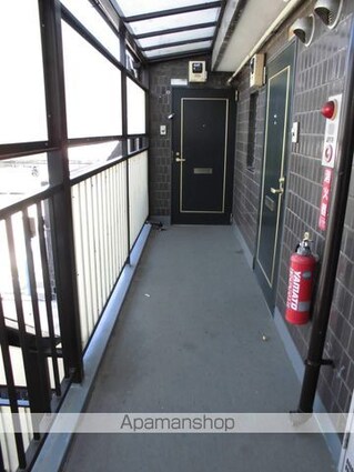 モンシャトー高円寺[2DK/40.5m2]のエントランス