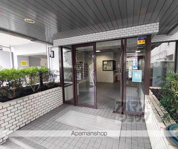 DETOMー1三条通の玄関写真