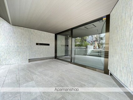 ザ・パークハビオＳＯＨＯ祐天寺[3LDK/67.89m2]のエントランス1