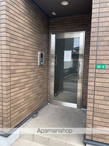 エクイティIIIの玄関写真