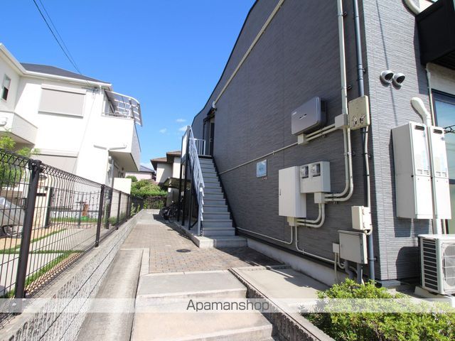 レオパレス星丘Aの玄関写真